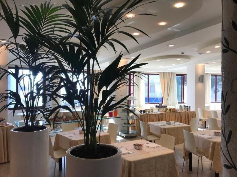 Hotel Caraibi Milano Marittima Zewnętrze zdjęcie
