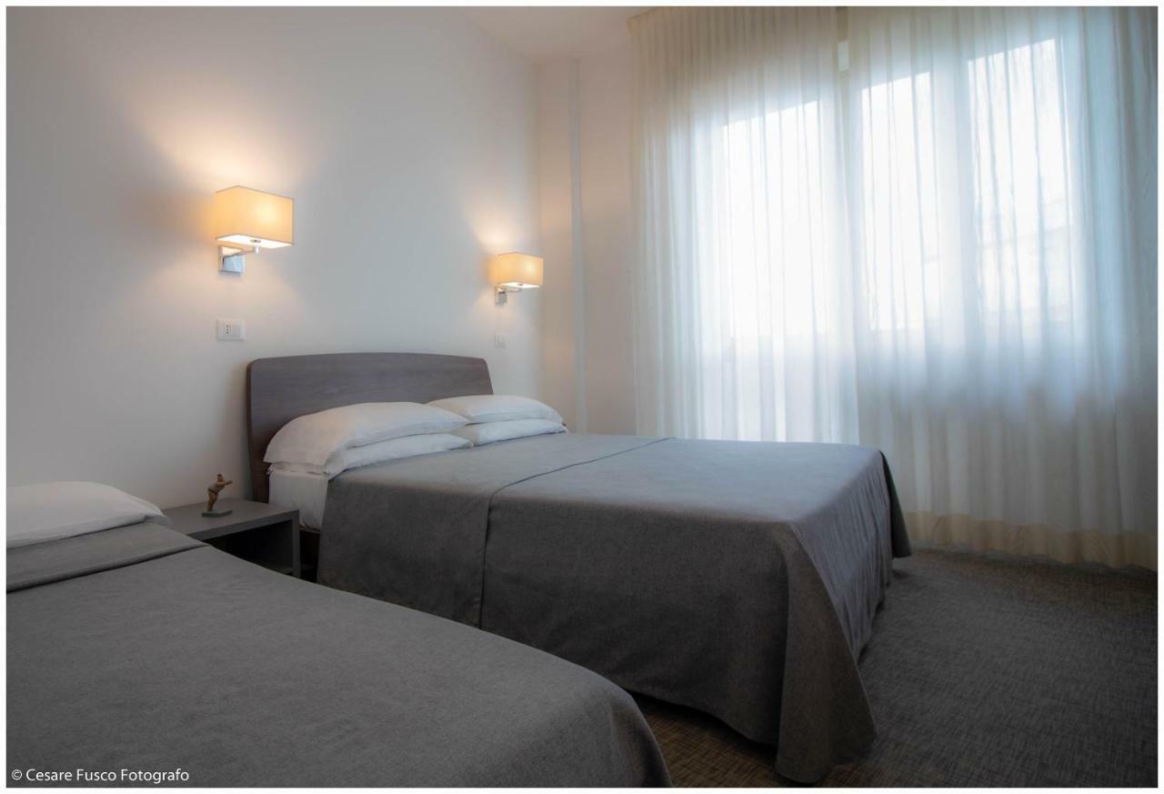 Hotel Caraibi Milano Marittima Zewnętrze zdjęcie